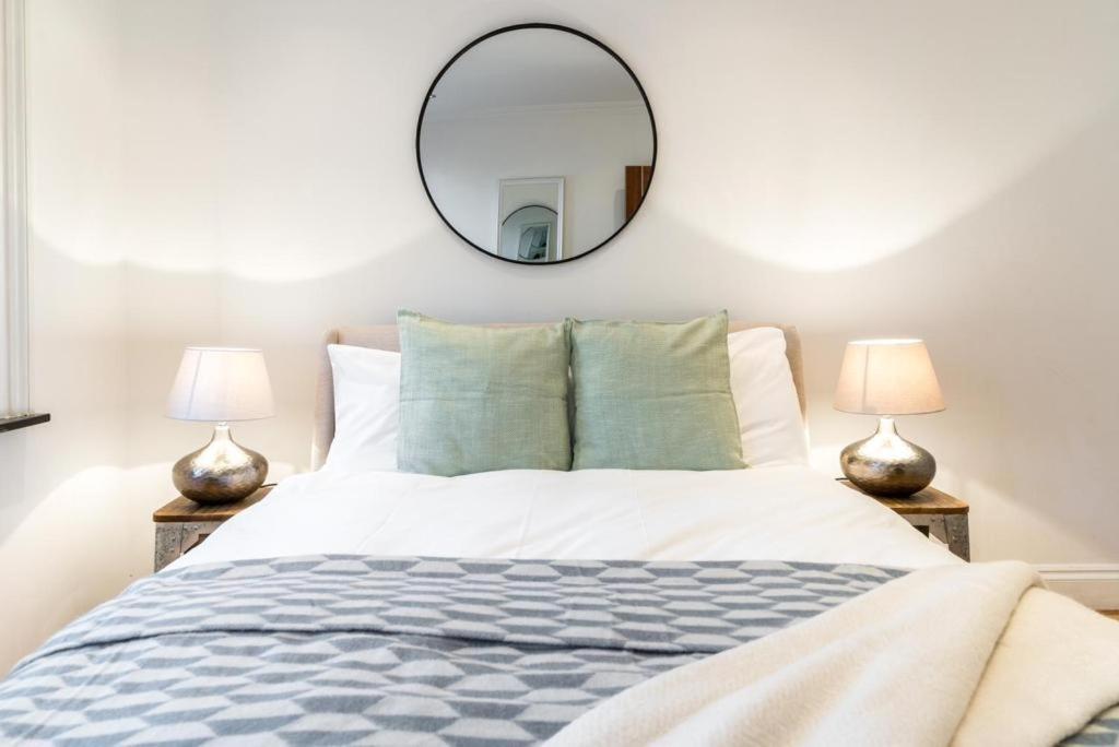 Apartamento Kensington High Street Flat 2 Bedroom *